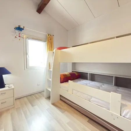 Havre De Paix A Vendres-plage, Maison Avec Jardin Et Piscine Nyaraló